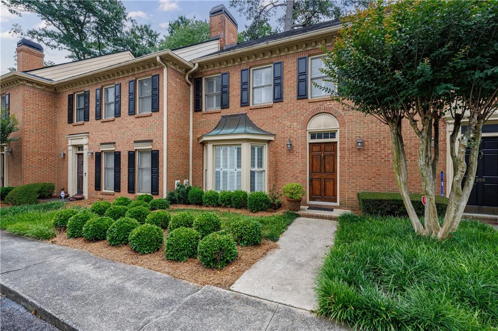 290 Windsor Parkway