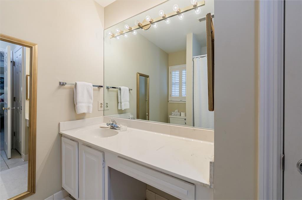 290 Windsor Parkway