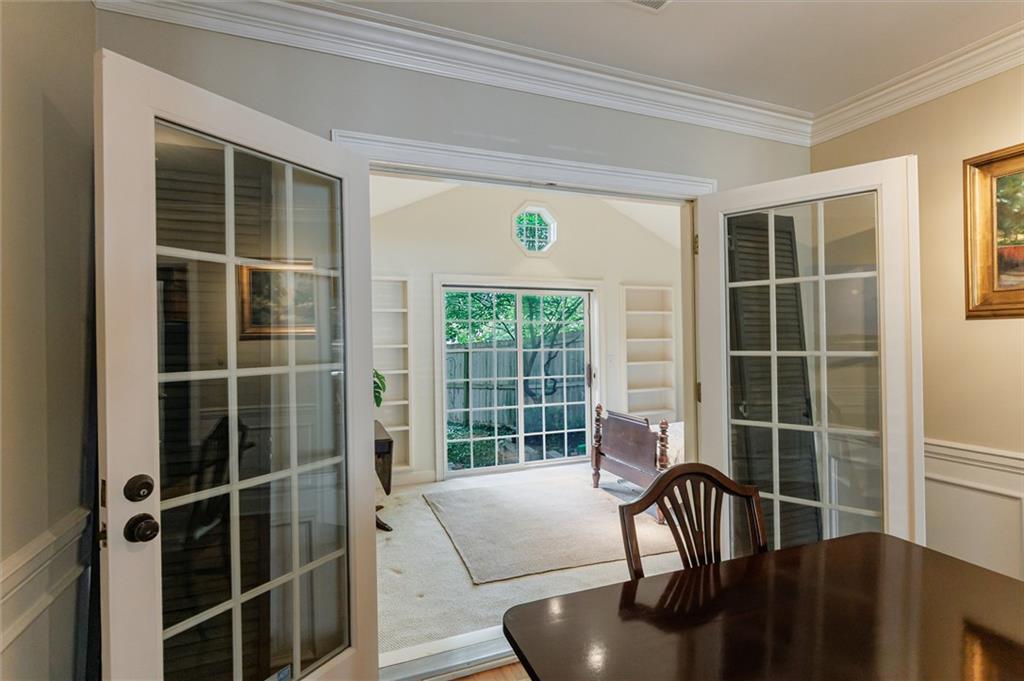 290 Windsor Parkway