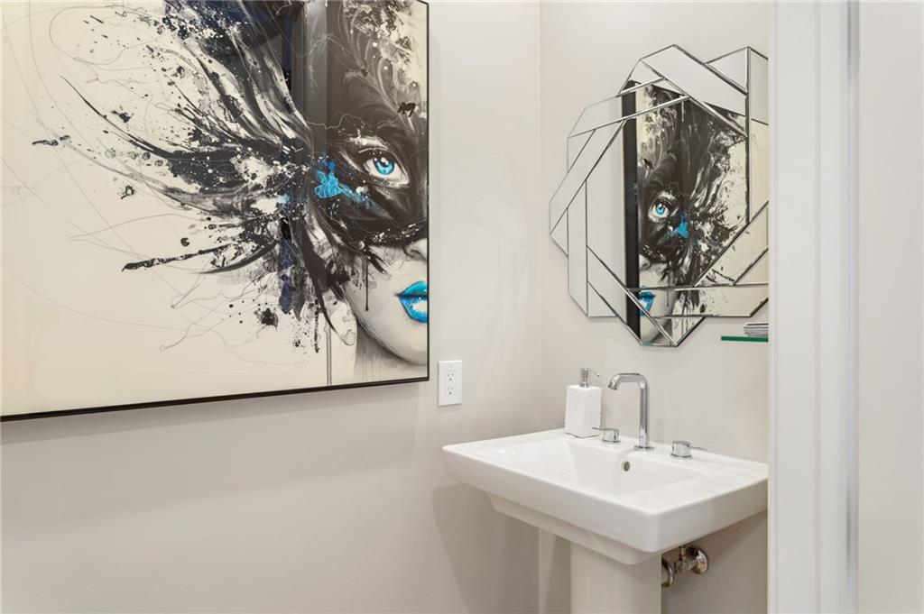 2425 Peachtree Road NE Unit 1412