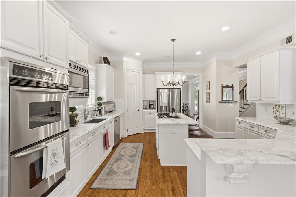 2128 Lucerne Lane