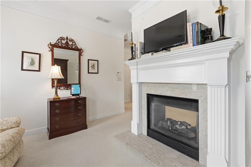 2128 Lucerne Lane