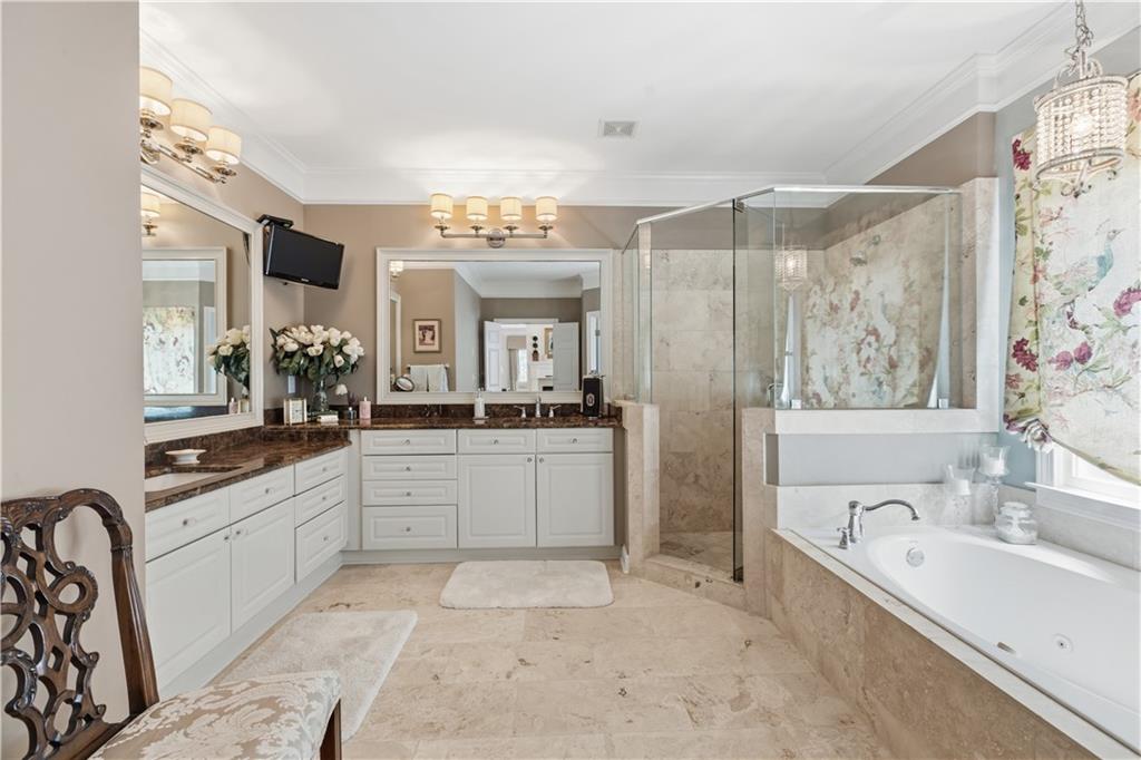 2128 Lucerne Lane
