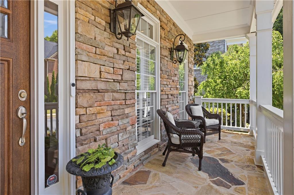 2128 Lucerne Lane