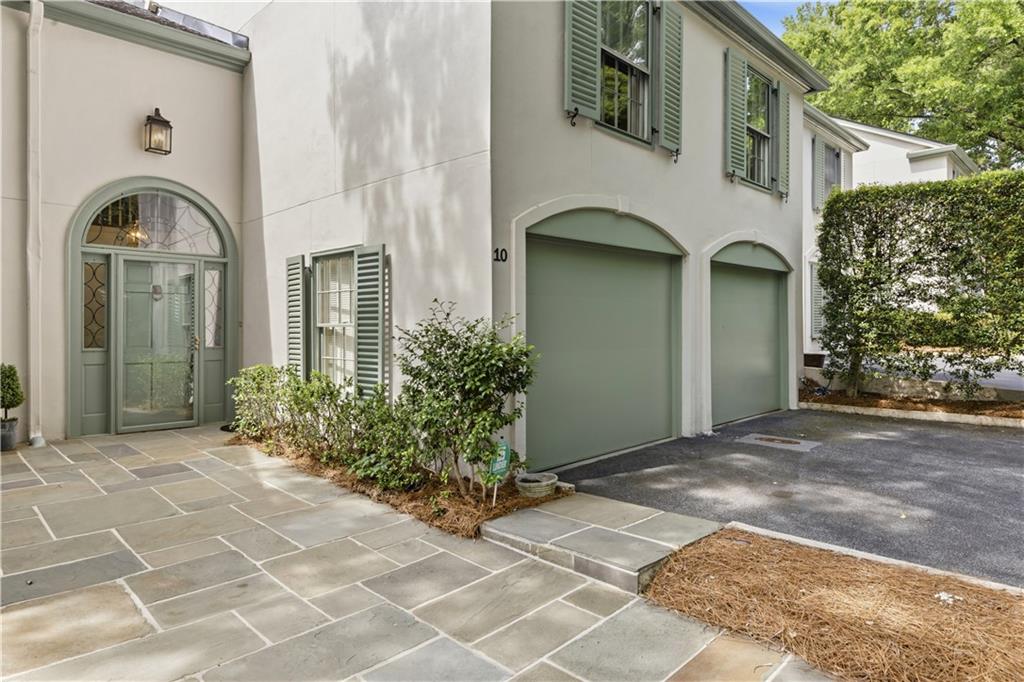 10 Mooregate Square Unit 10