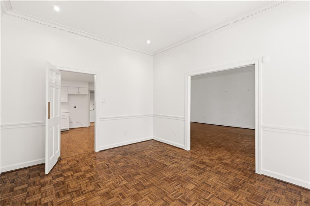 10 Mooregate Square Unit 10