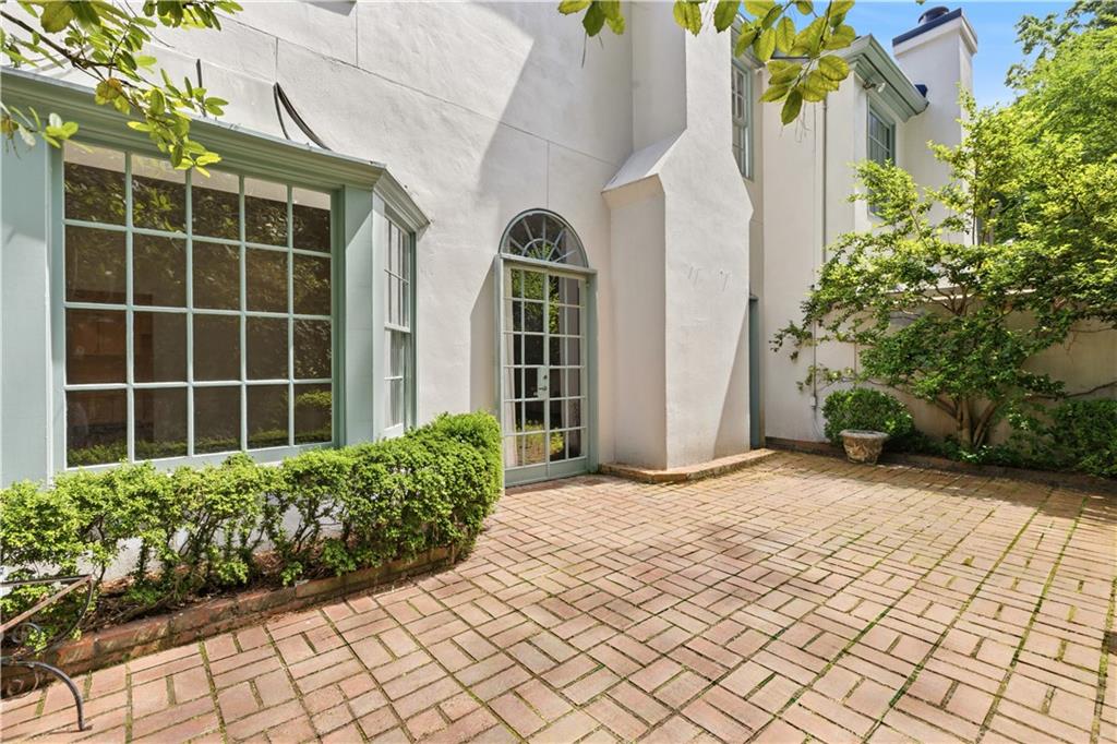 10 Mooregate Square Unit 10