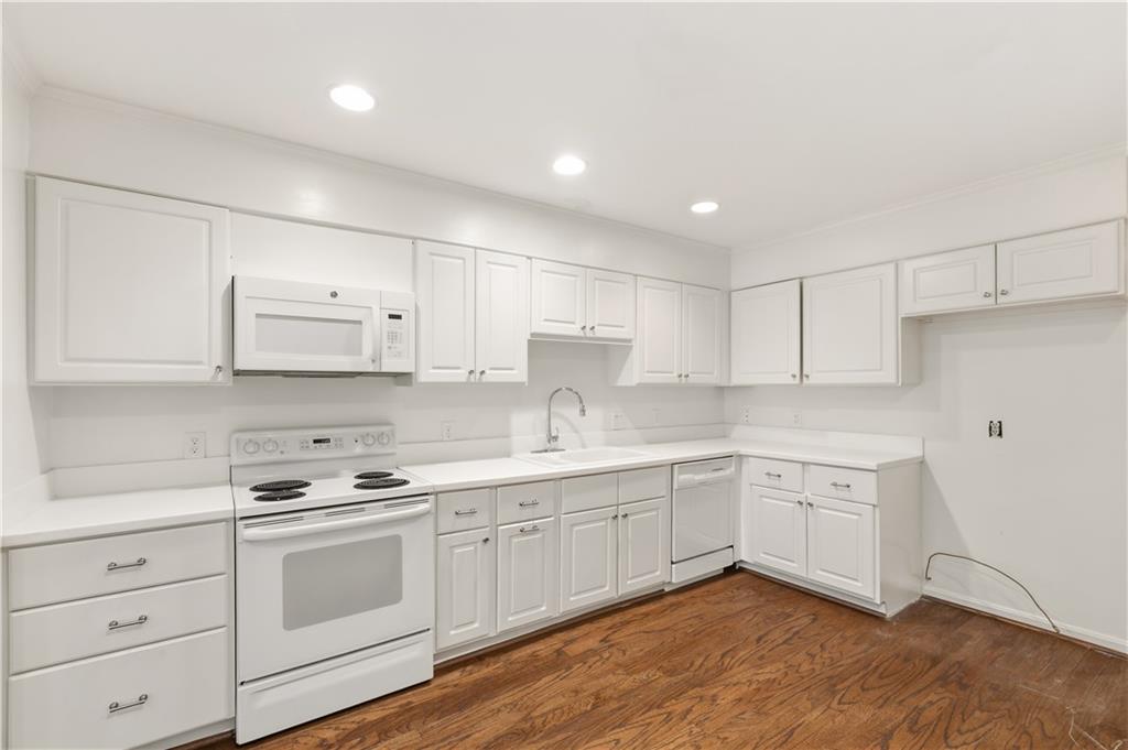 10 Mooregate Square Unit 10