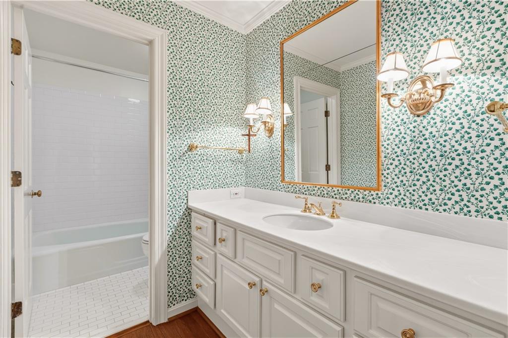 10 Mooregate Square Unit 10