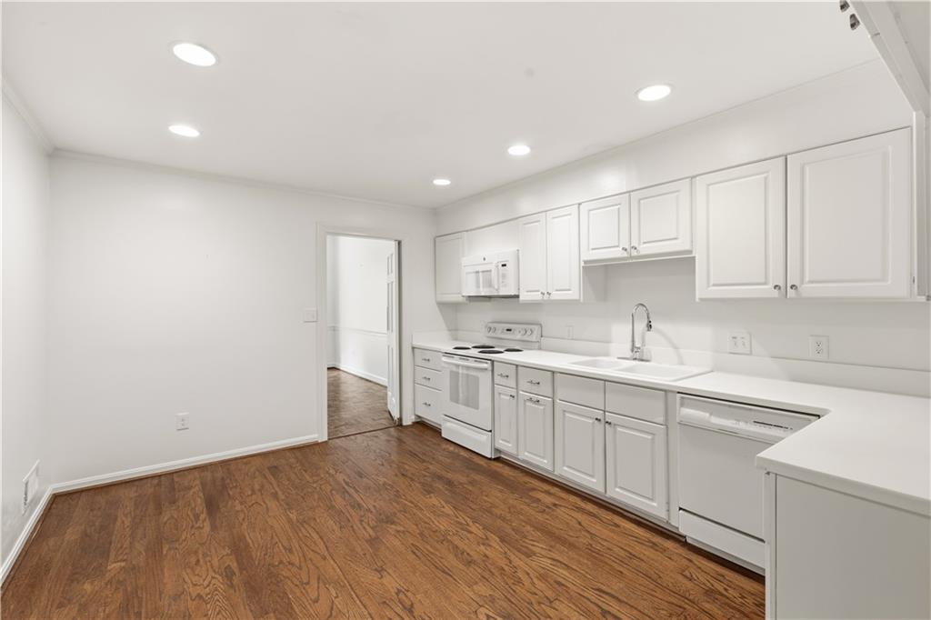 10 Mooregate Square Unit 10