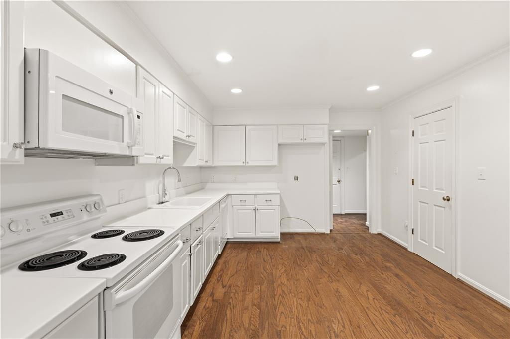 10 Mooregate Square Unit 10