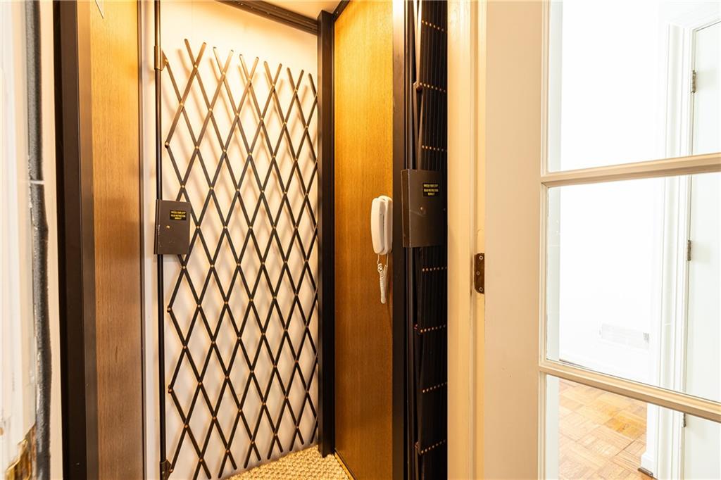 10 Mooregate Square Unit 10