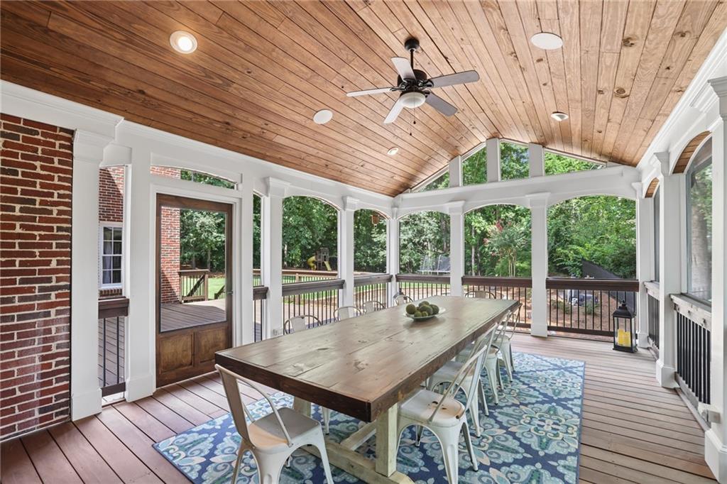 720 Lake Mist Cove