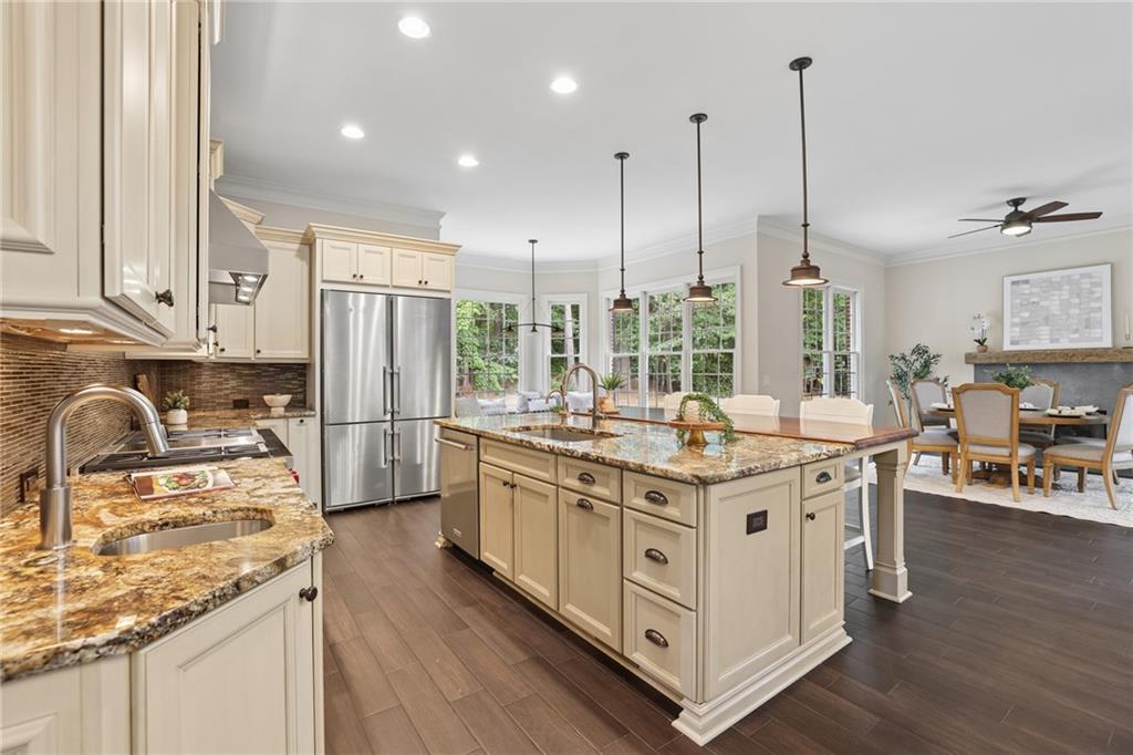720 Lake Mist Cove