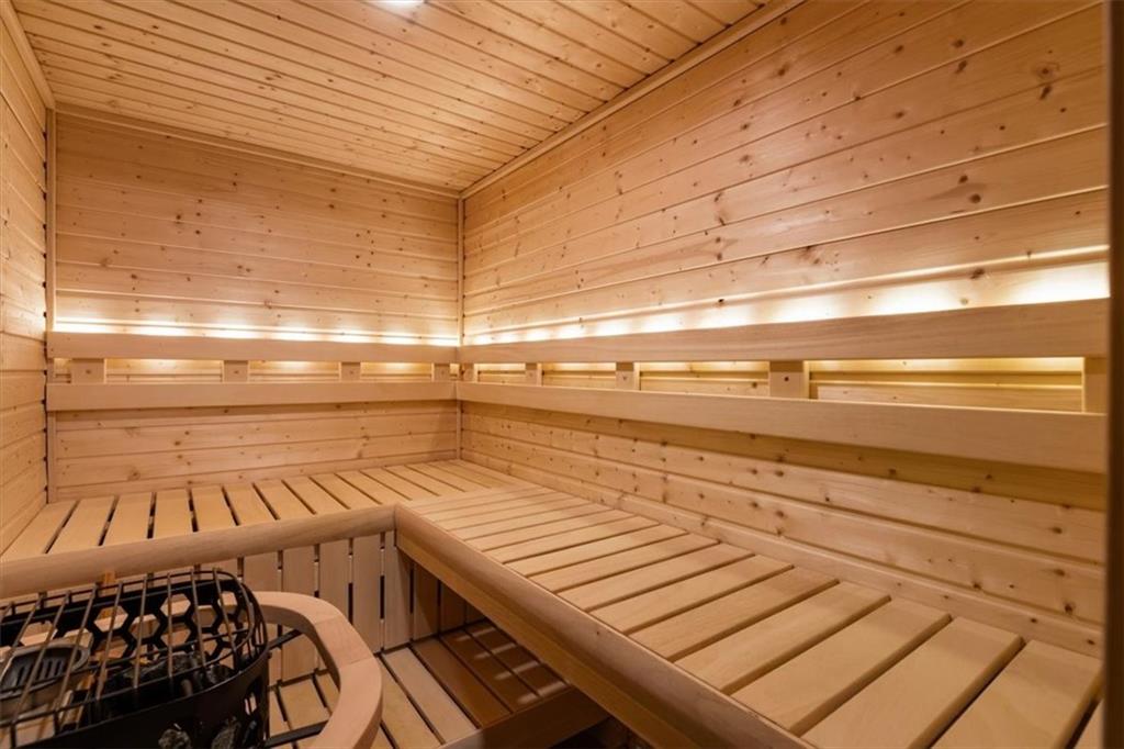 100 Huntcliff Point