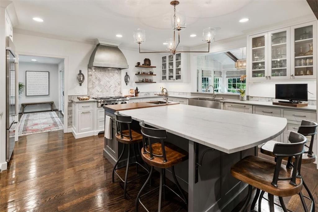 100 Huntcliff Point