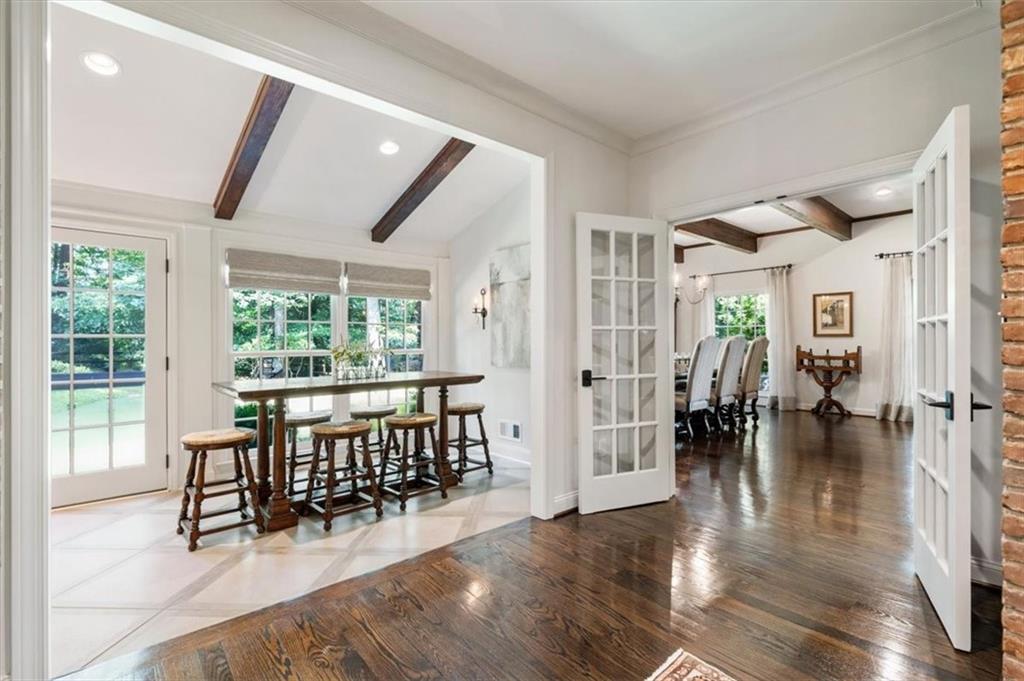 100 Huntcliff Point