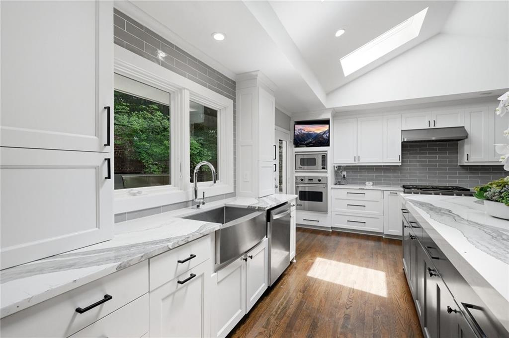 2321 Bohler Road NW