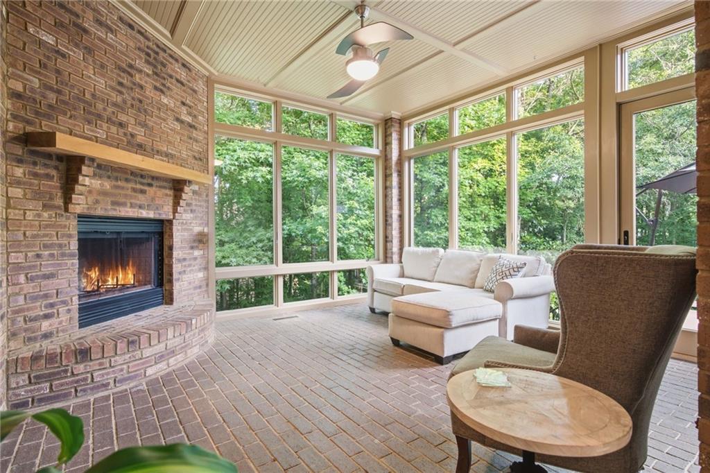 15625 Canterbury Chase