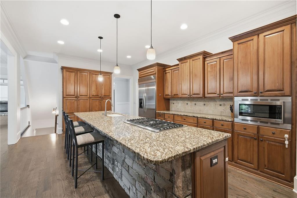 15625 Canterbury Chase