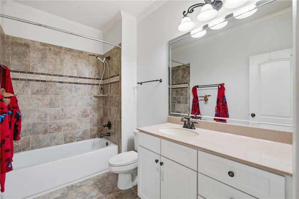 15625 Canterbury Chase