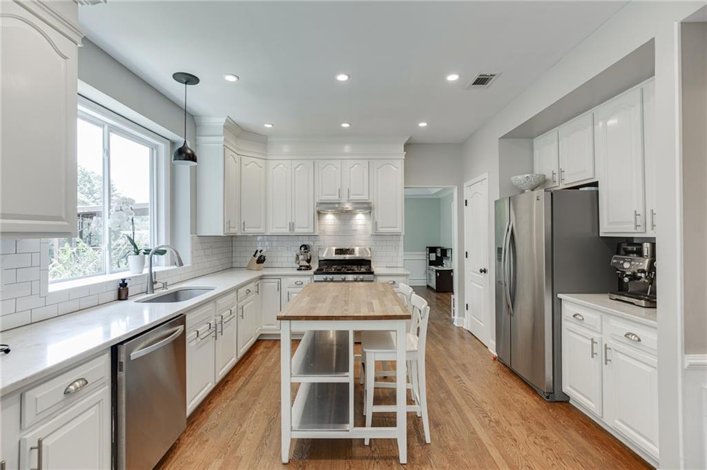 555 Ashvale Overlook