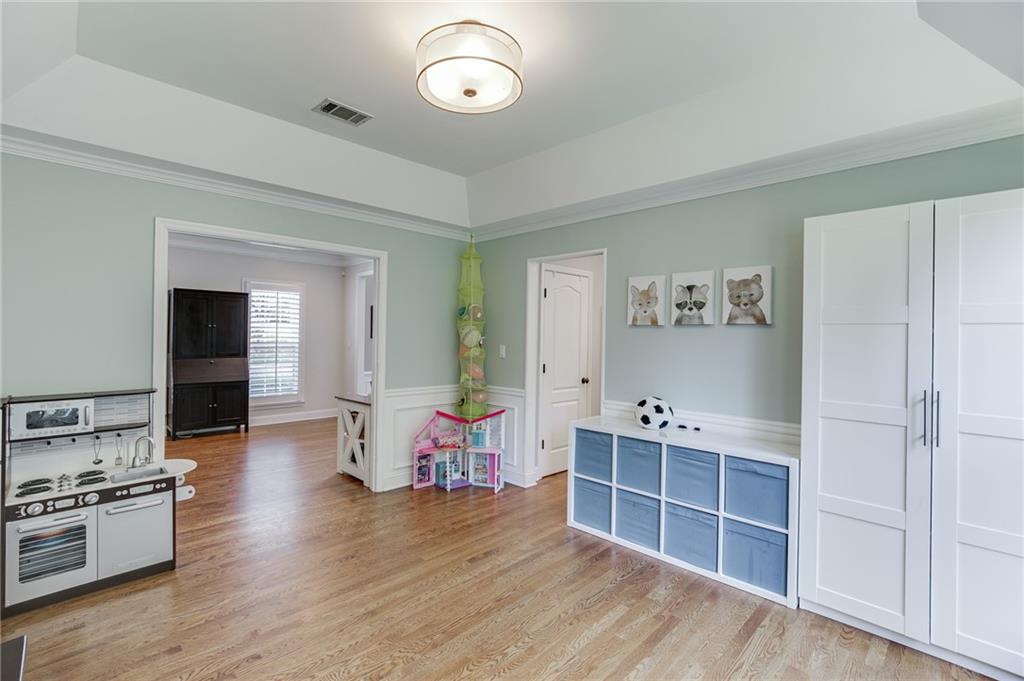 555 Ashvale Overlook