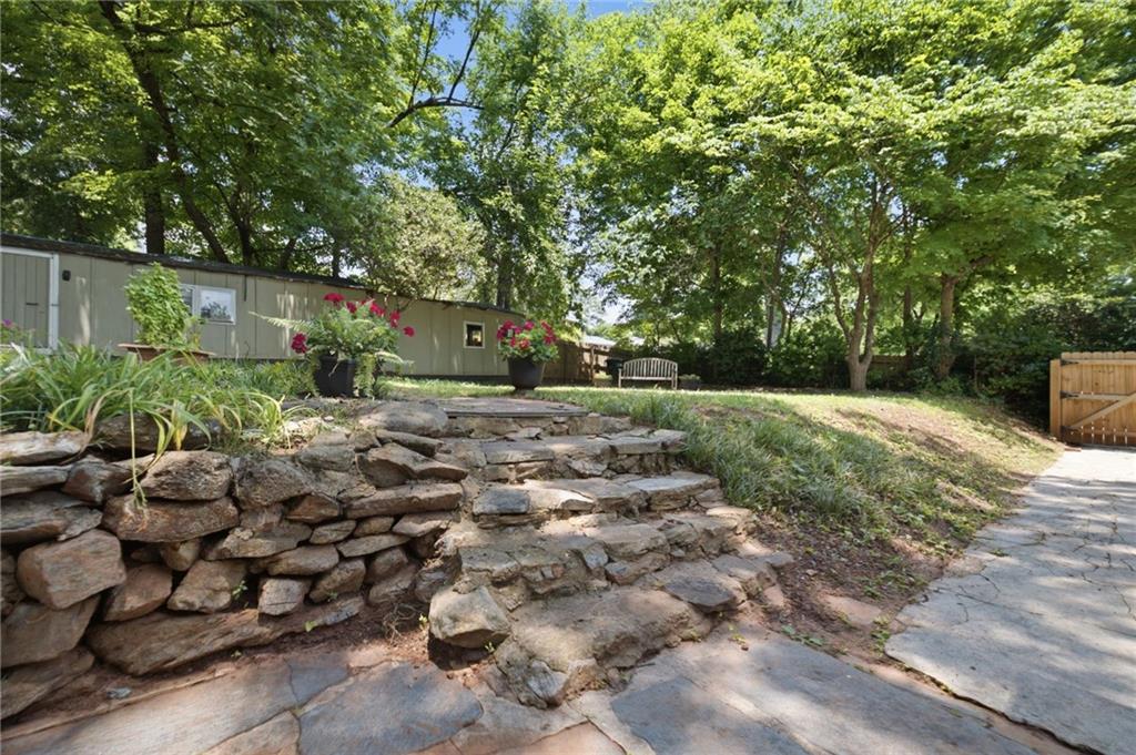 211 Freyer Drive NE