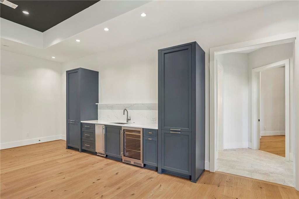 825 Kenry Court