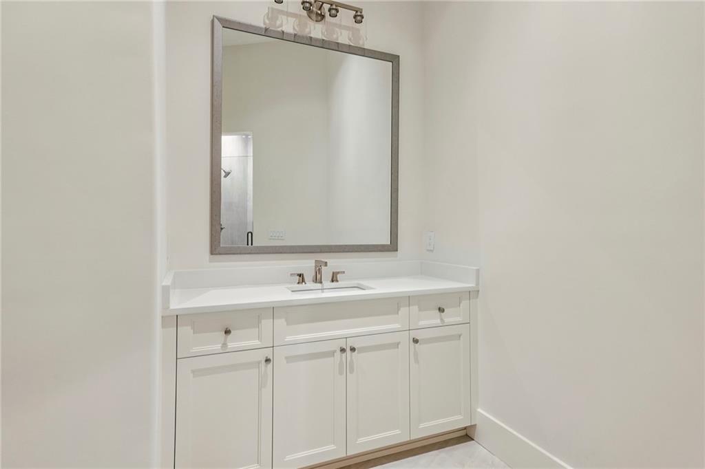 825 Kenry Court