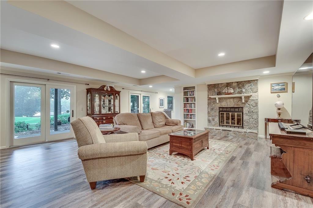 4085 Roxburgh Drive