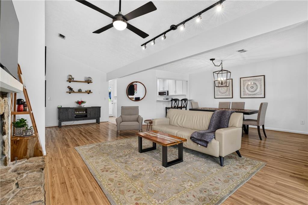 1125 Capital Club Circle NE