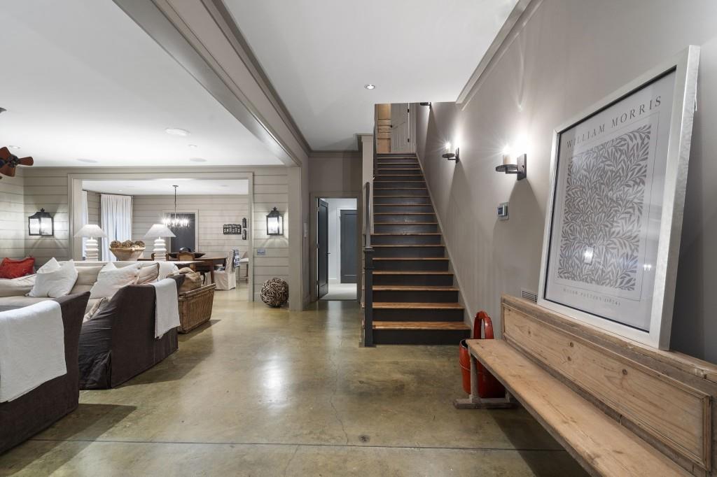 15 Chatsworth Place