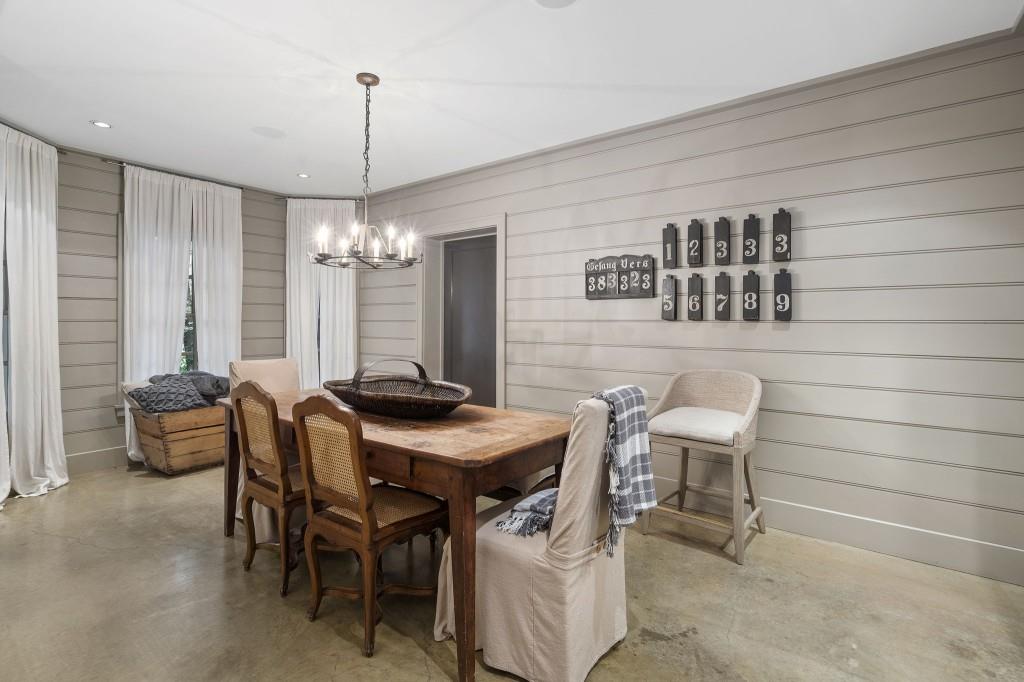 15 Chatsworth Place