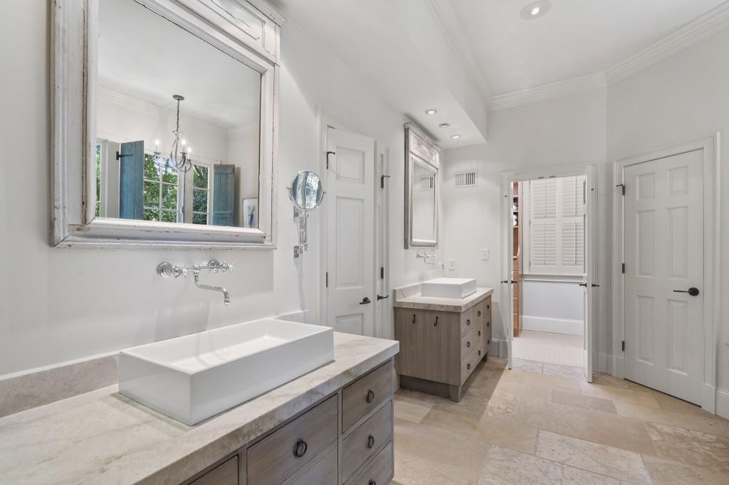 15 Chatsworth Place