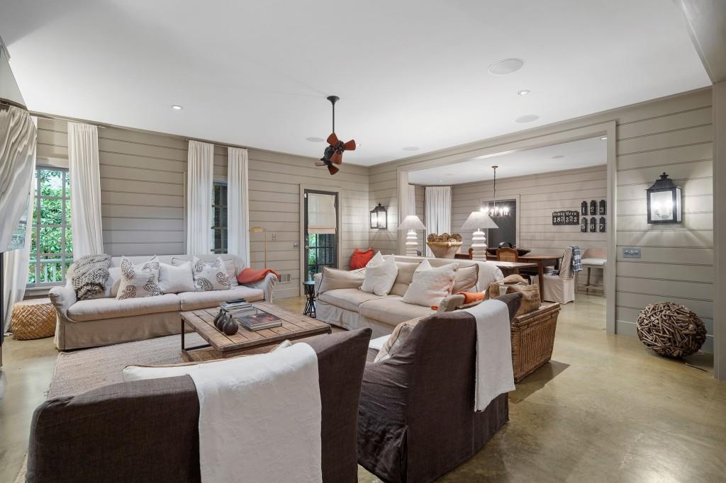 15 Chatsworth Place