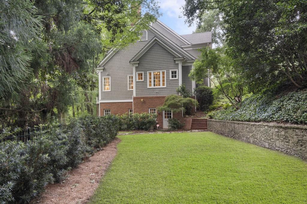 15 Chatsworth Place