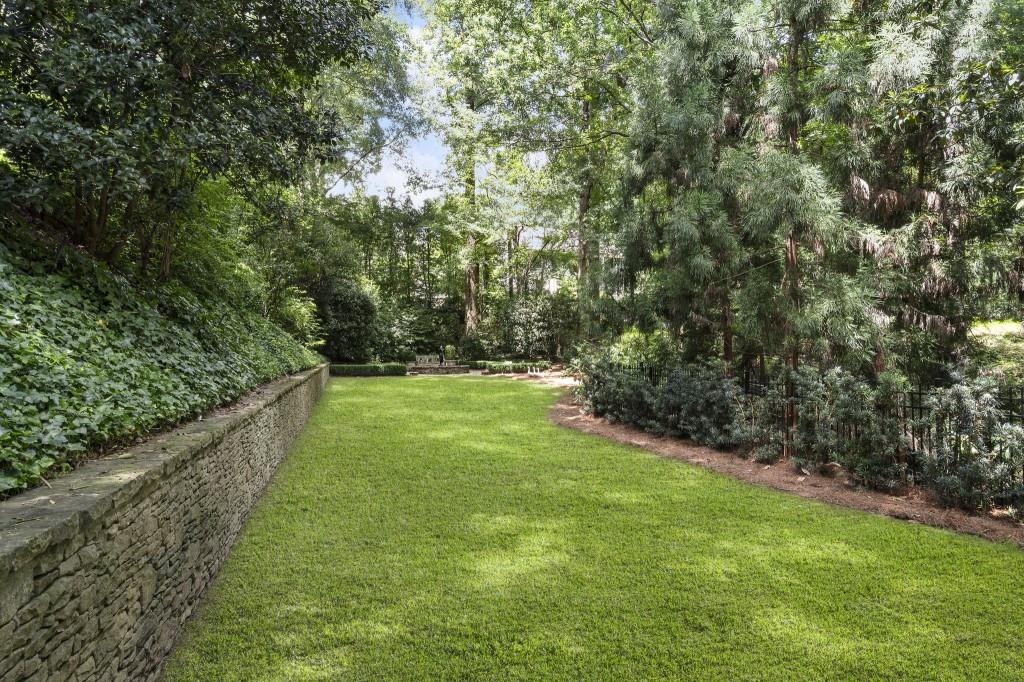 15 Chatsworth Place
