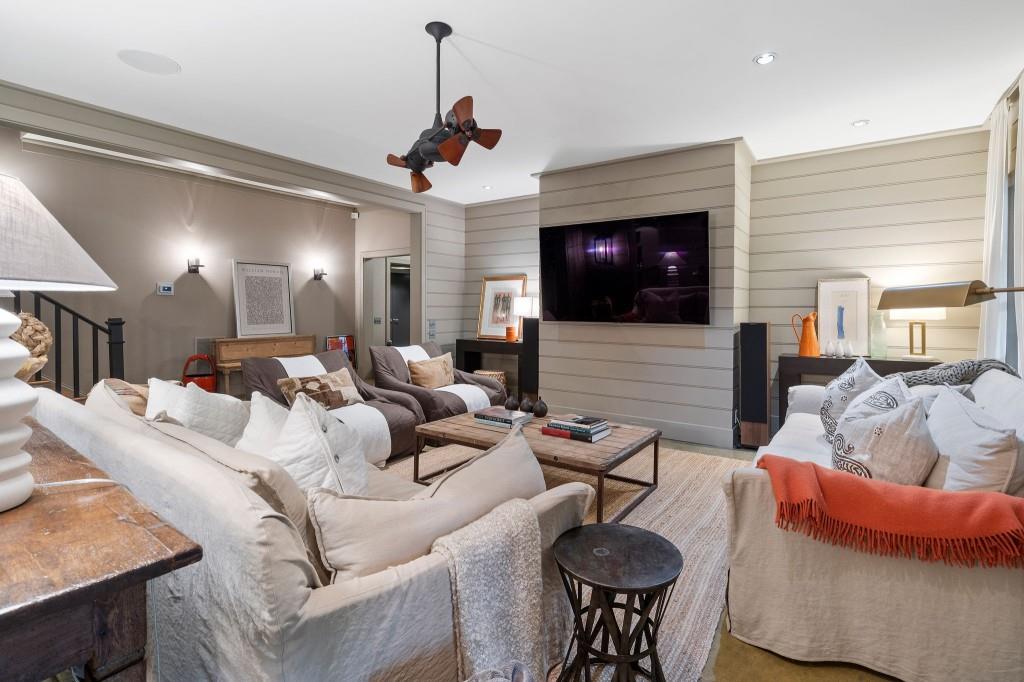 15 Chatsworth Place