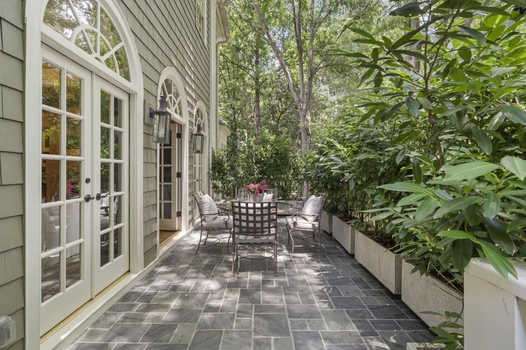 15 Chatsworth Place