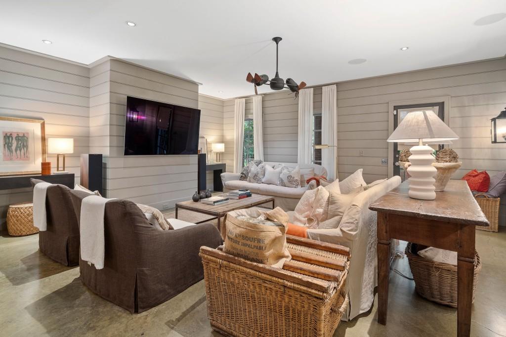 15 Chatsworth Place