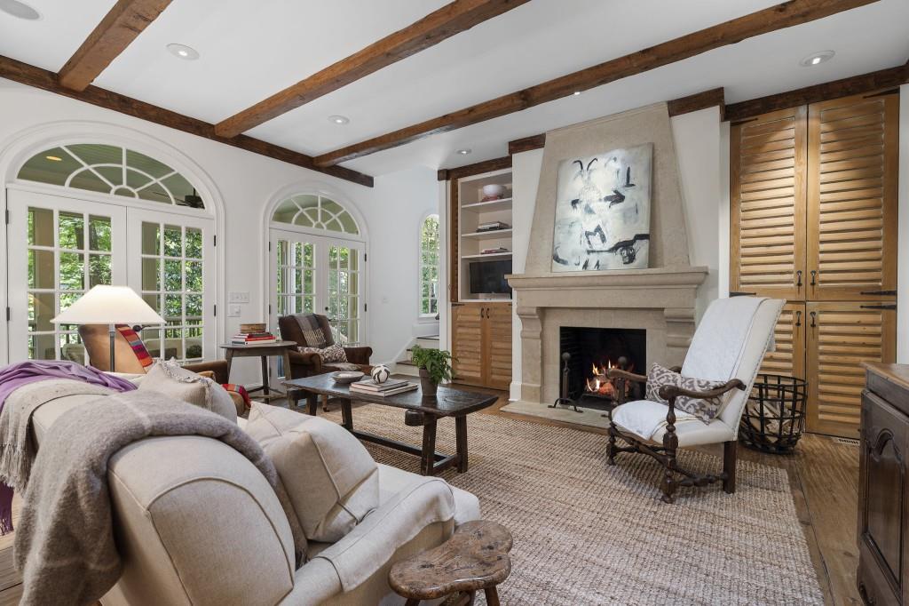 15 Chatsworth Place