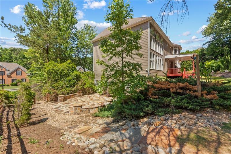 1235 Longpointe Pass