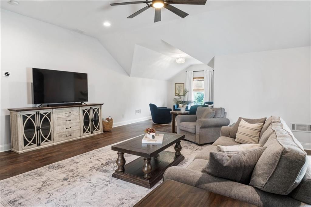 657 Dunbrody Drive