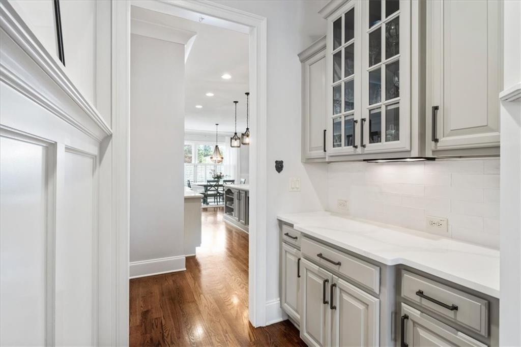 657 Dunbrody Drive