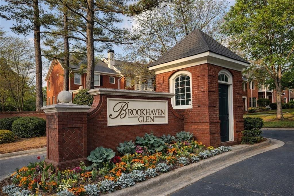1182 Brookhaven Glen NE