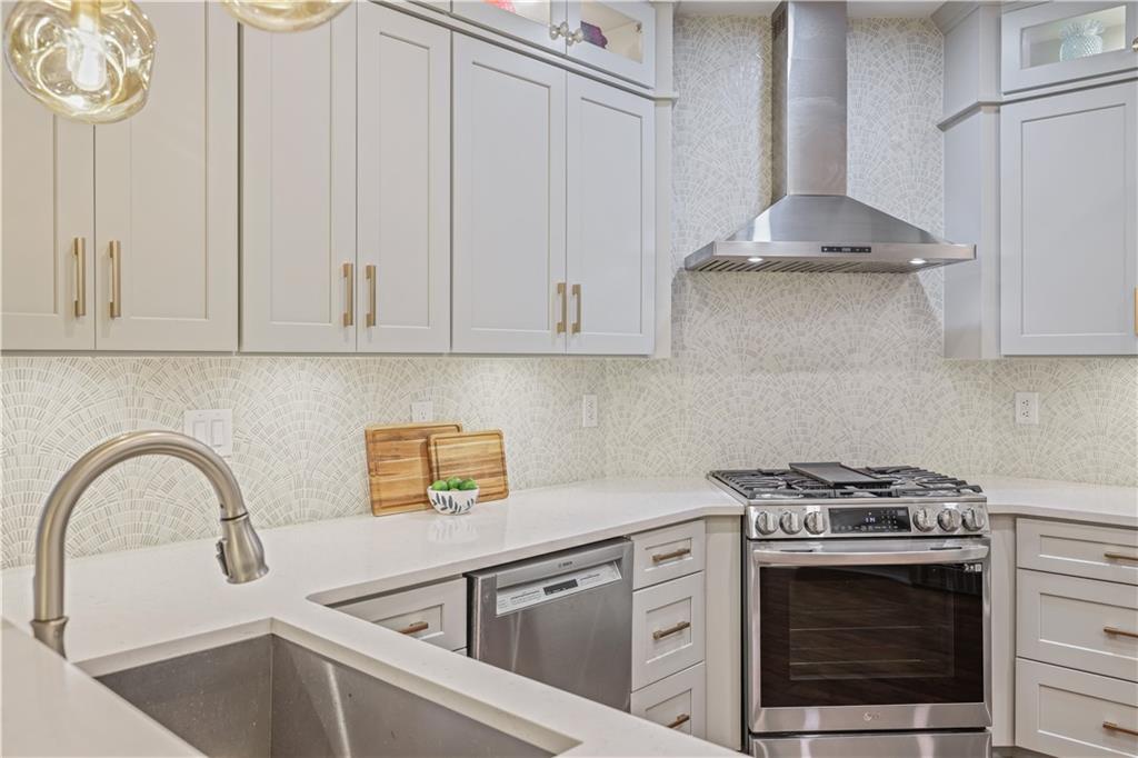 1182 Brookhaven Glen NE