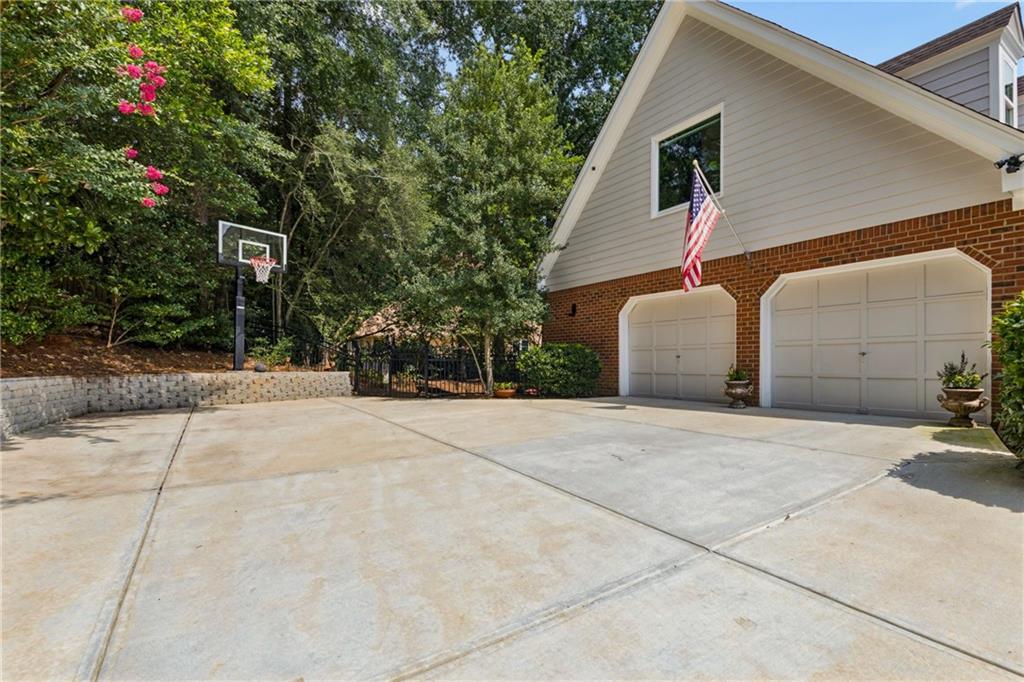 8850 Willowbrae Lane