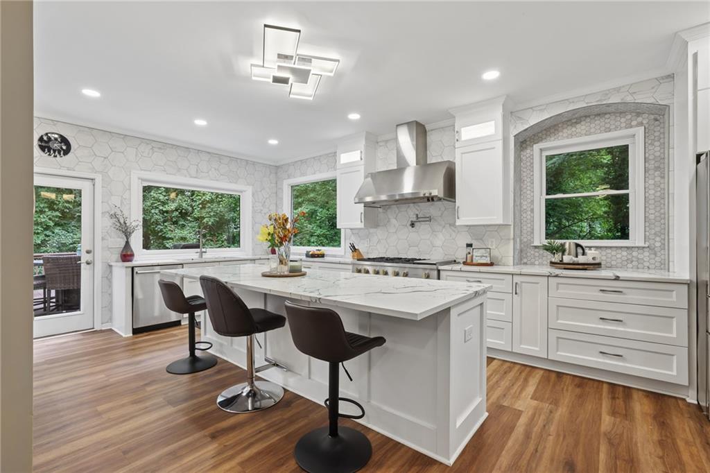 2436 Fontainebleau Drive