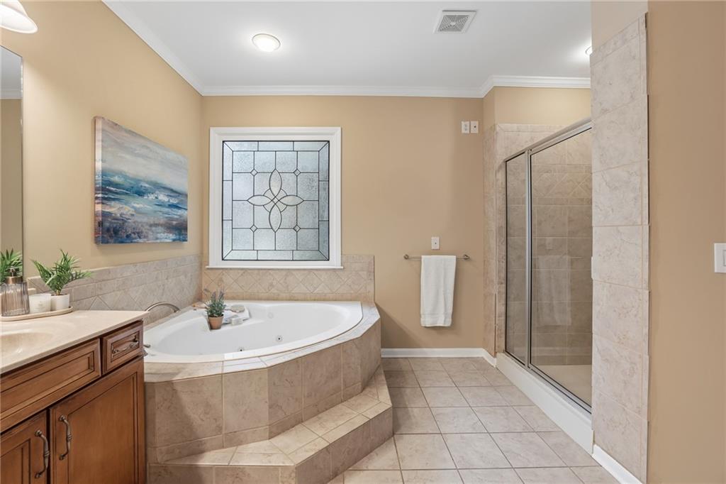 2436 Fontainebleau Drive